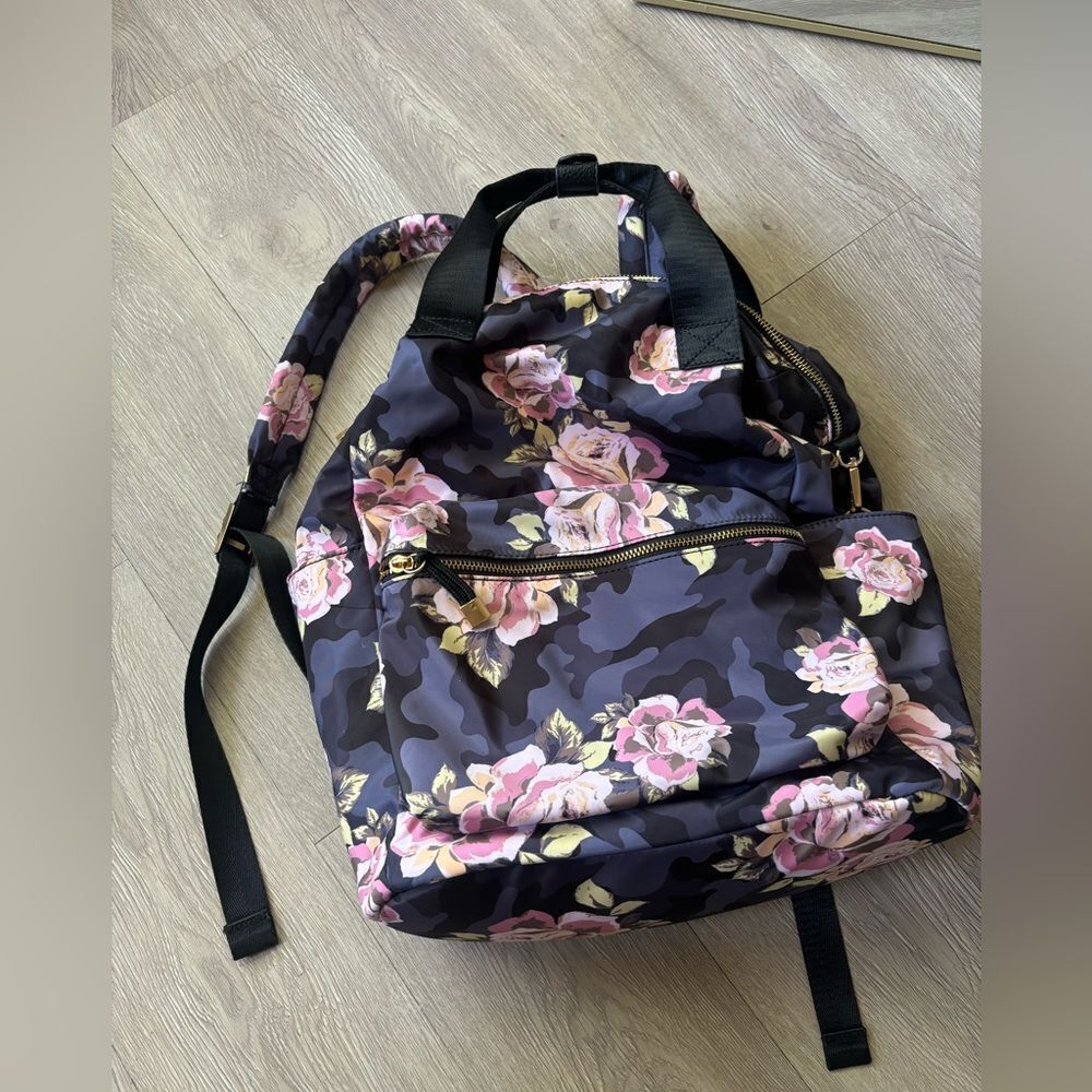 NWOT Claire’s Icing Floral back to school Backpack